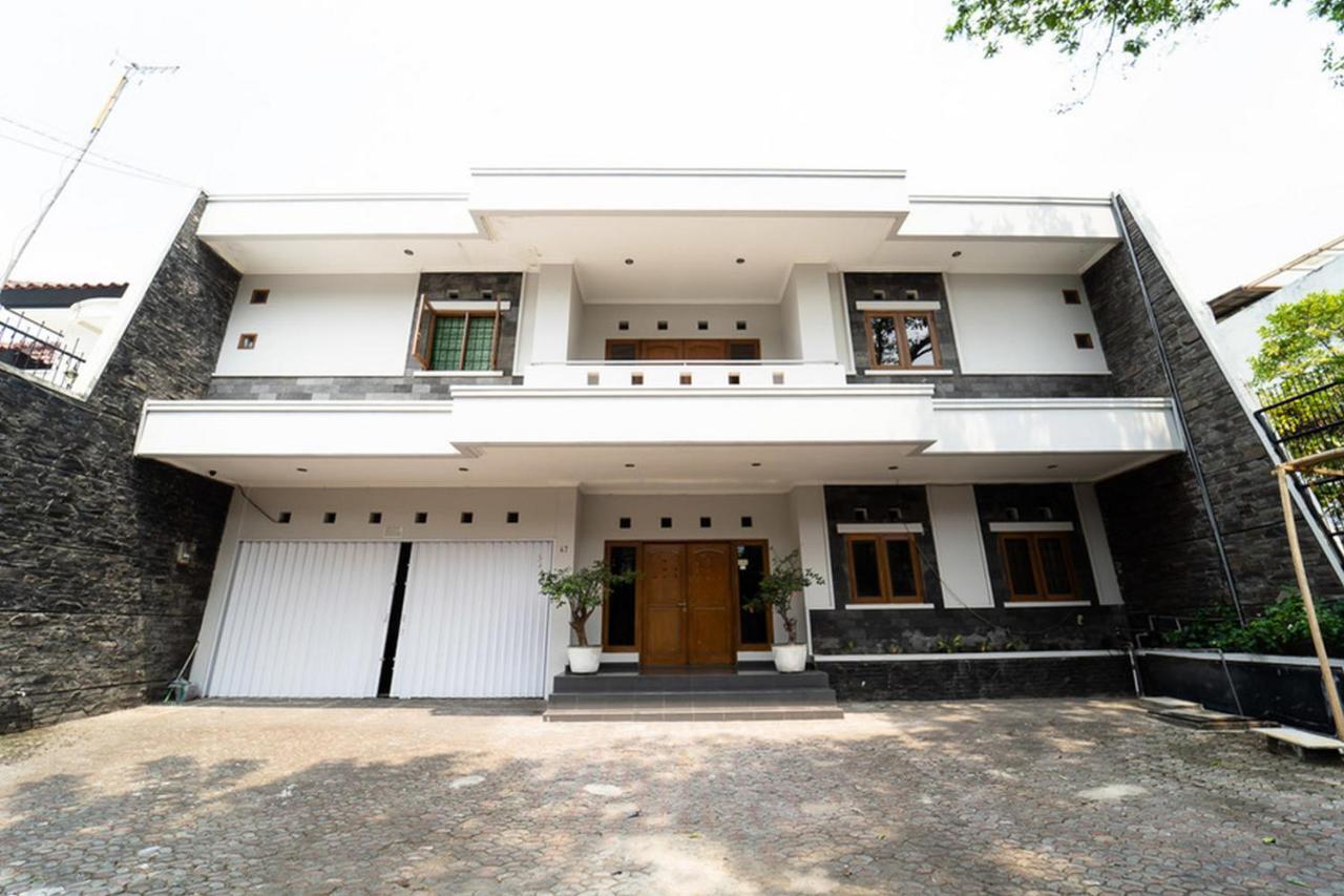 Koolkost Near Padjadjaran University - Minimum Stay 6 Nights Бандунг Экстерьер фото