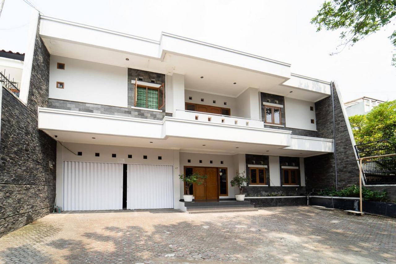 Koolkost Near Padjadjaran University - Minimum Stay 6 Nights Бандунг Экстерьер фото