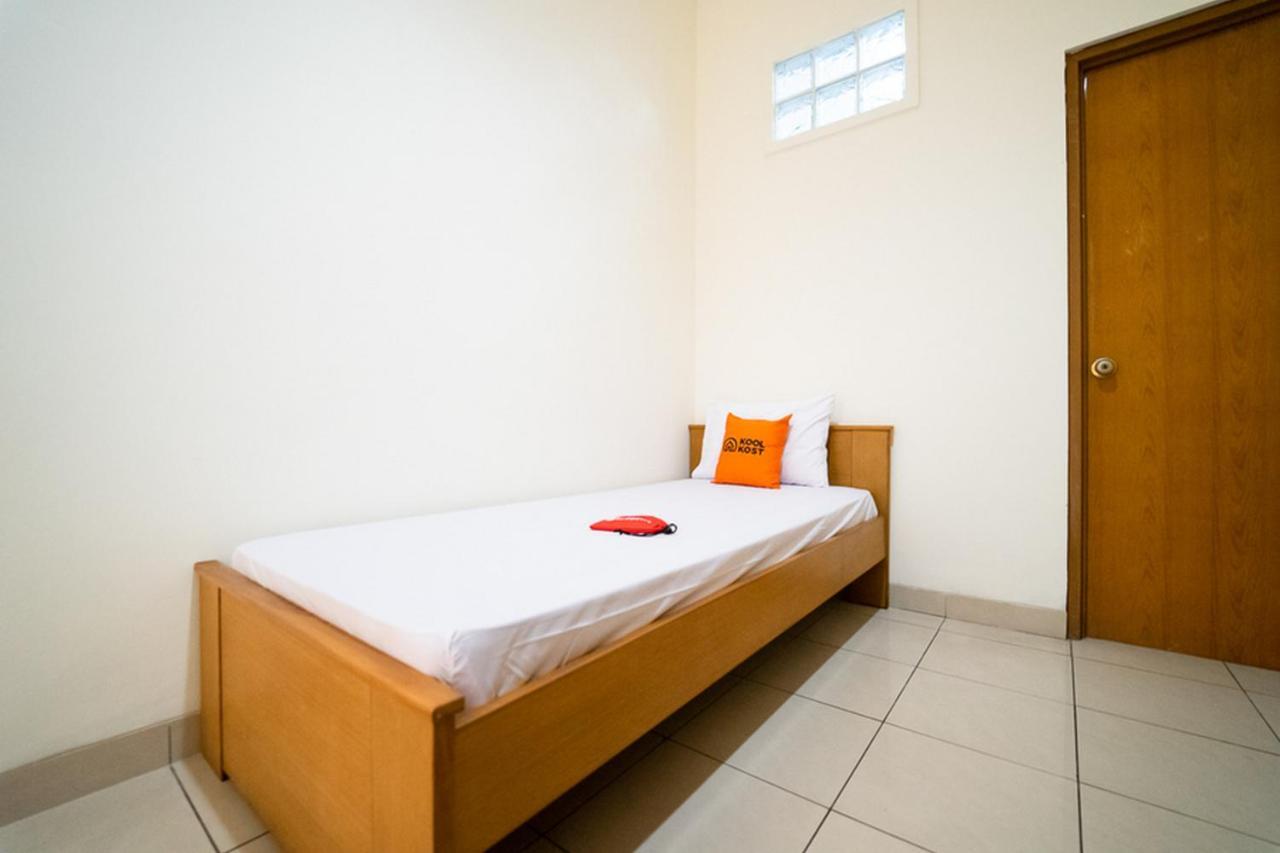 Koolkost Near Padjadjaran University - Minimum Stay 6 Nights Бандунг Экстерьер фото