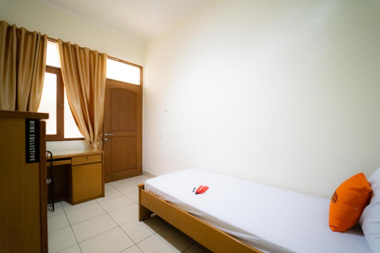 Koolkost Near Padjadjaran University - Minimum Stay 6 Nights Бандунг Экстерьер фото
