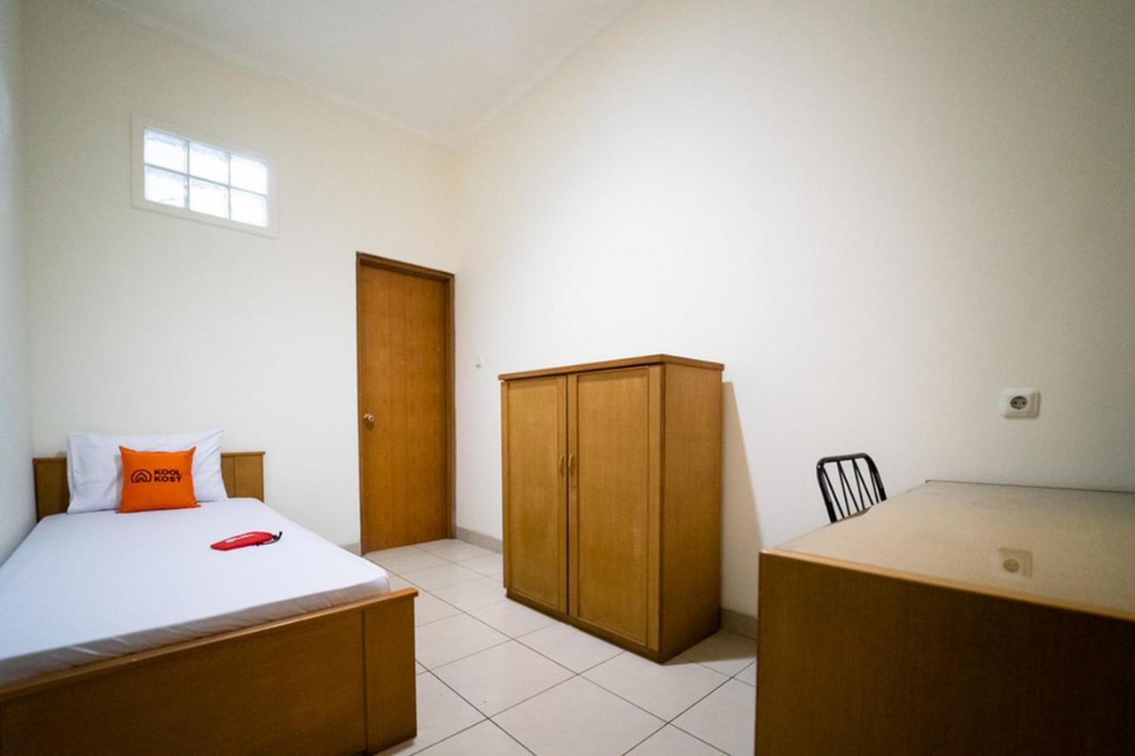 Koolkost Near Padjadjaran University - Minimum Stay 6 Nights Бандунг Экстерьер фото